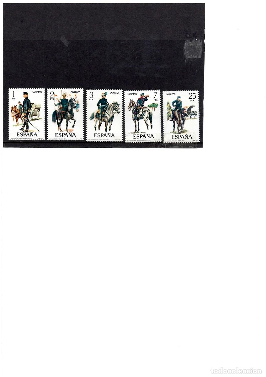 Sellos: 1977, Uniformes militares, Edifil 2423-2427,