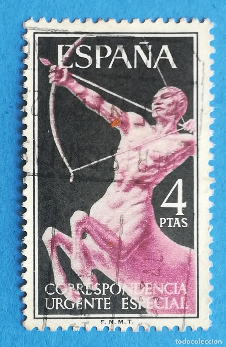 Sellos: Centauro. Correspondencia urgente especial. 4 ptas. Edifil N&ordm; 1186. Usado.