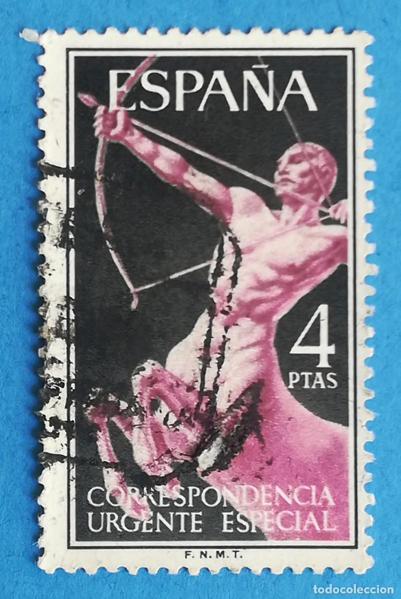 Sellos: Centauro. Correspondencia urgente especial. 4 ptas. Edifil N&ordm; 1186. Usado.