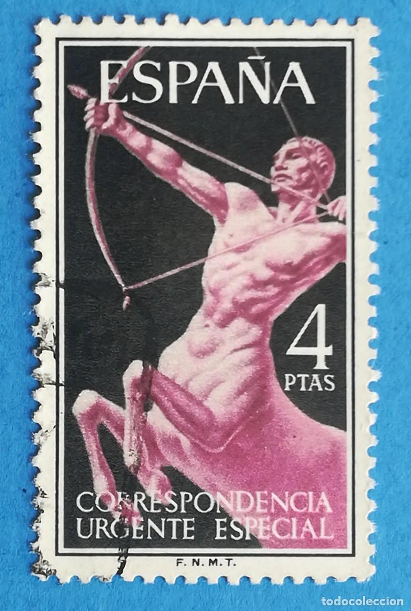 Sellos: Centauro. Correspondencia urgente especial. 4 ptas. Edifil N&ordm; 1186. Usado.