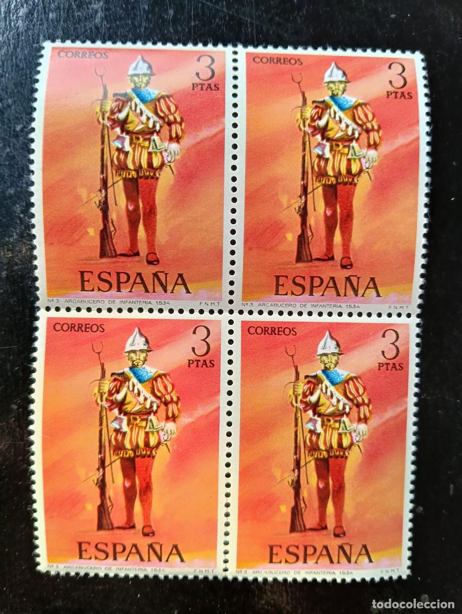Sellos: Espa&ntilde;a 1973 - edifil 2141 - Uniformes militares - bloque de 4