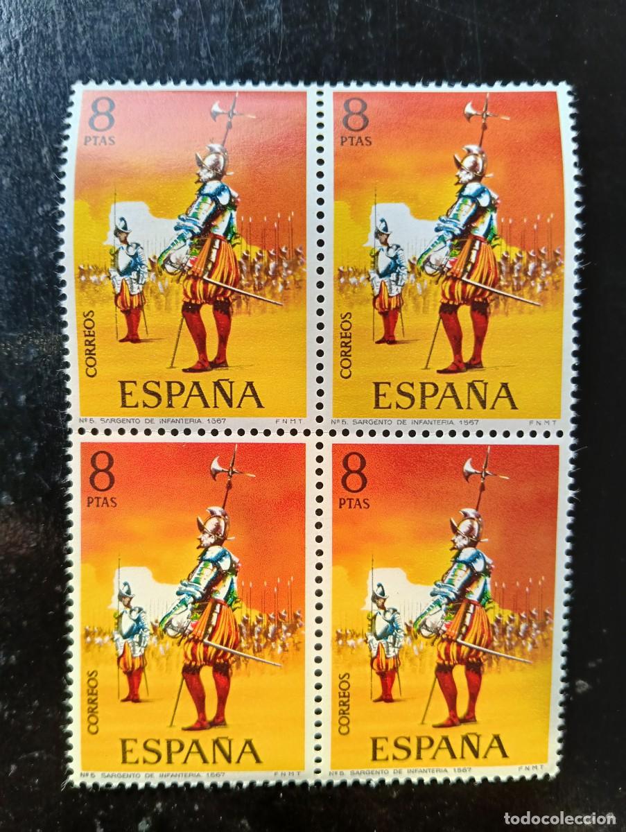 Sellos: Espa&ntilde;a 1973 - edifil 2143 - Uniformes militares - bloque de 4