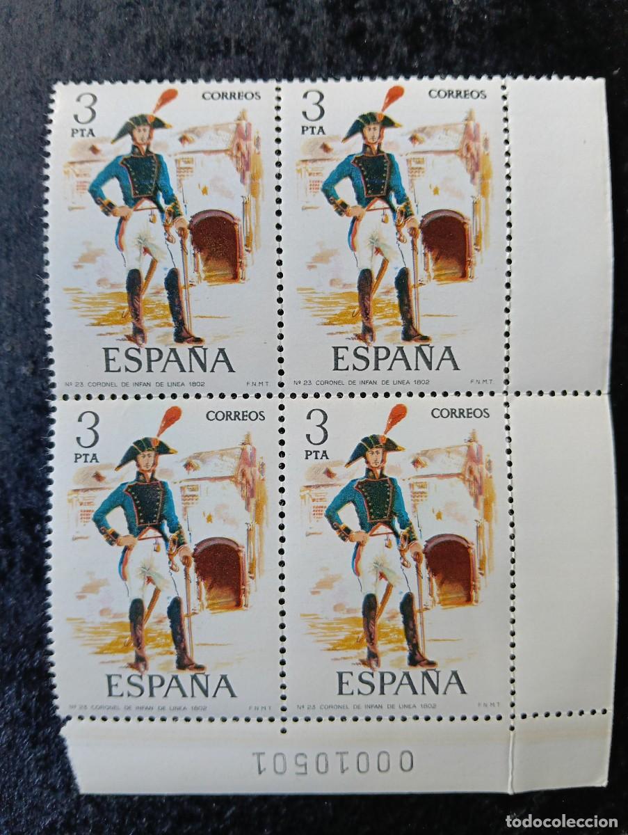 Sellos: Espa&ntilde;a 1975 - Edifil 2279 - Uniformes militares. Coronel de Infanter&iacute;a de L&iacute;nea. Nuevos. Bloque de 4