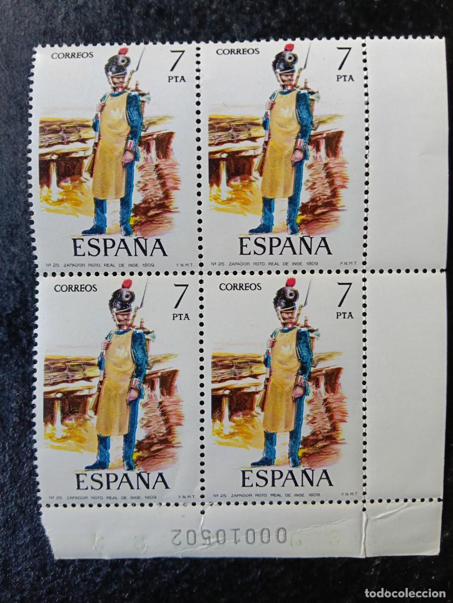 Sellos: Espa&ntilde;a 1975. Edifil 2281. Uniformes militares. Zapador Regimiento R. Ingenieros. Nuevos. Bloque de 4
