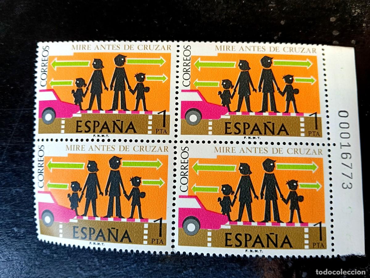 Sellos: Espa&ntilde;a 1976 - Edifil 2312 - Seguridad Vial. Paso de peatones - Bloque de 4