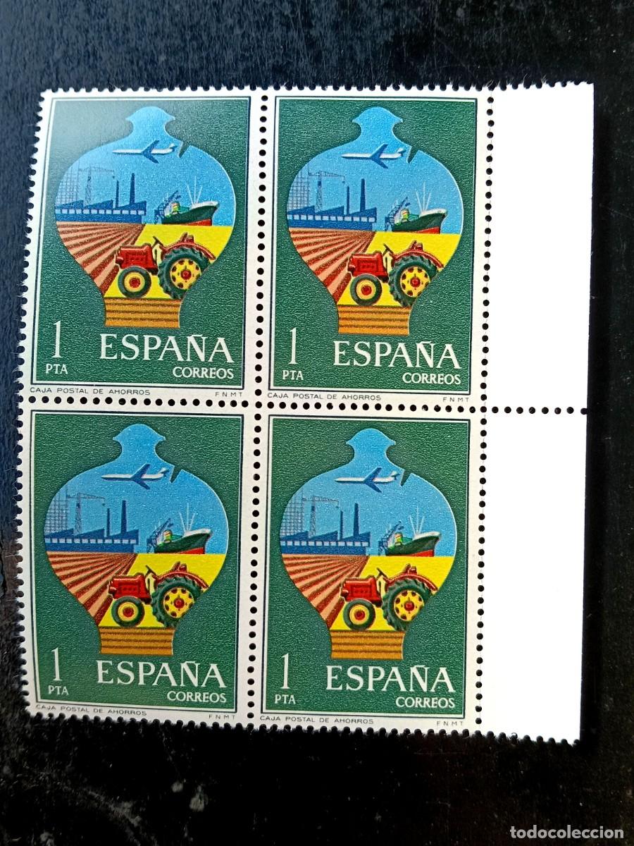 Sellos: Espa&ntilde;a 1976 - Edifil 2329 - Servicios de Correos. Caja Postal de Ahorros. Nuevos. Bloque de 4