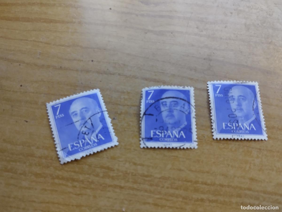 Sellos: lote de tres sellos de franco de 7ptas