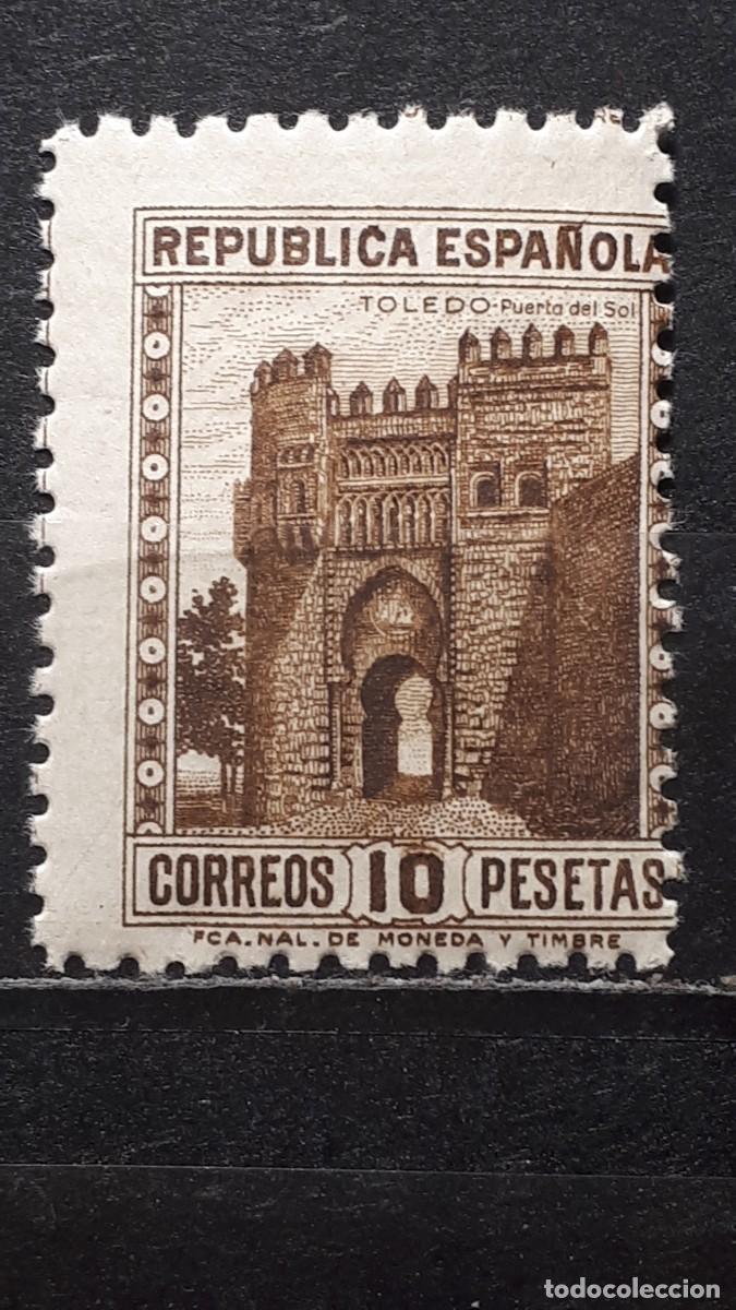 Sellos: ESPA&Ntilde;A . A&ntilde;o 1932. **. EDIFIL 675 - Foto 1