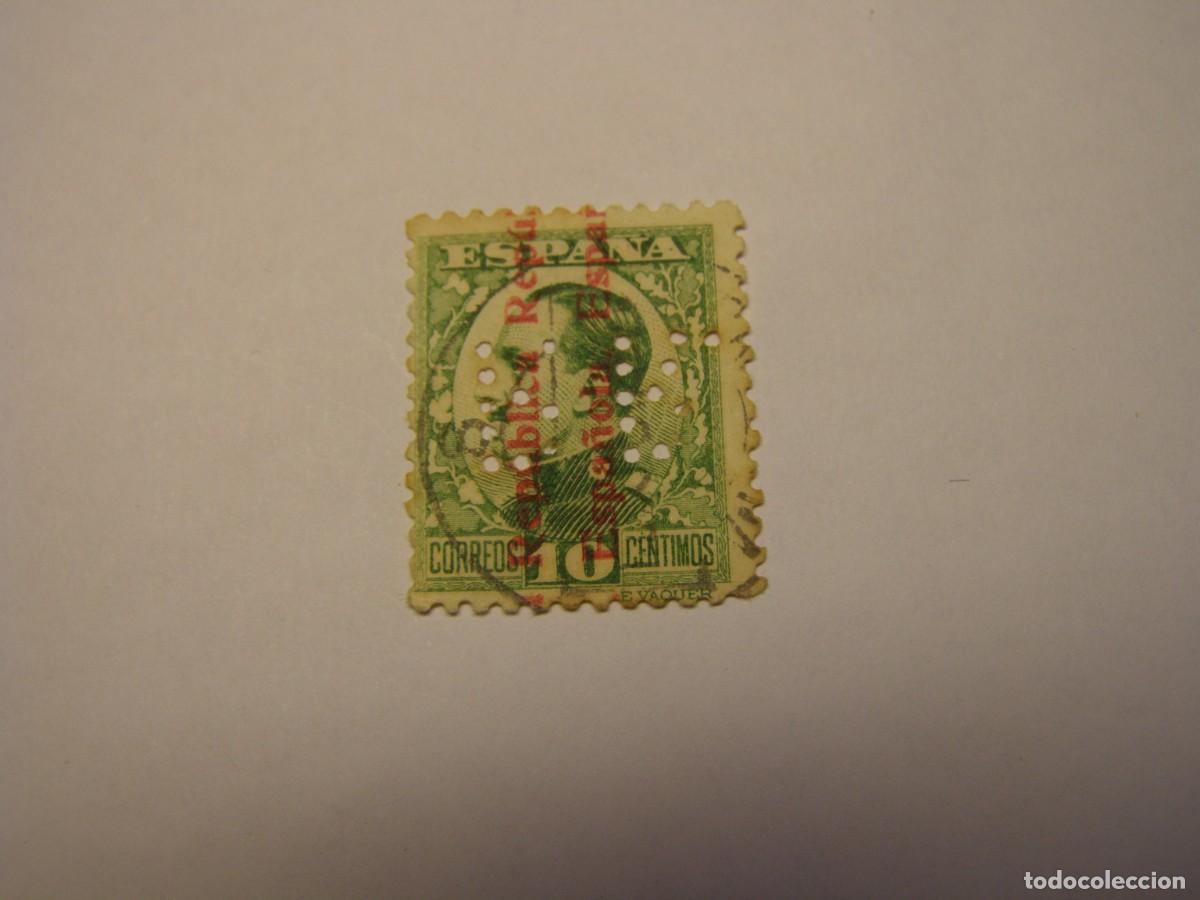 Sellos: Sello Espa&ntilde;a, Alfonso XIII, republicanizado, con perforaciones R.P.