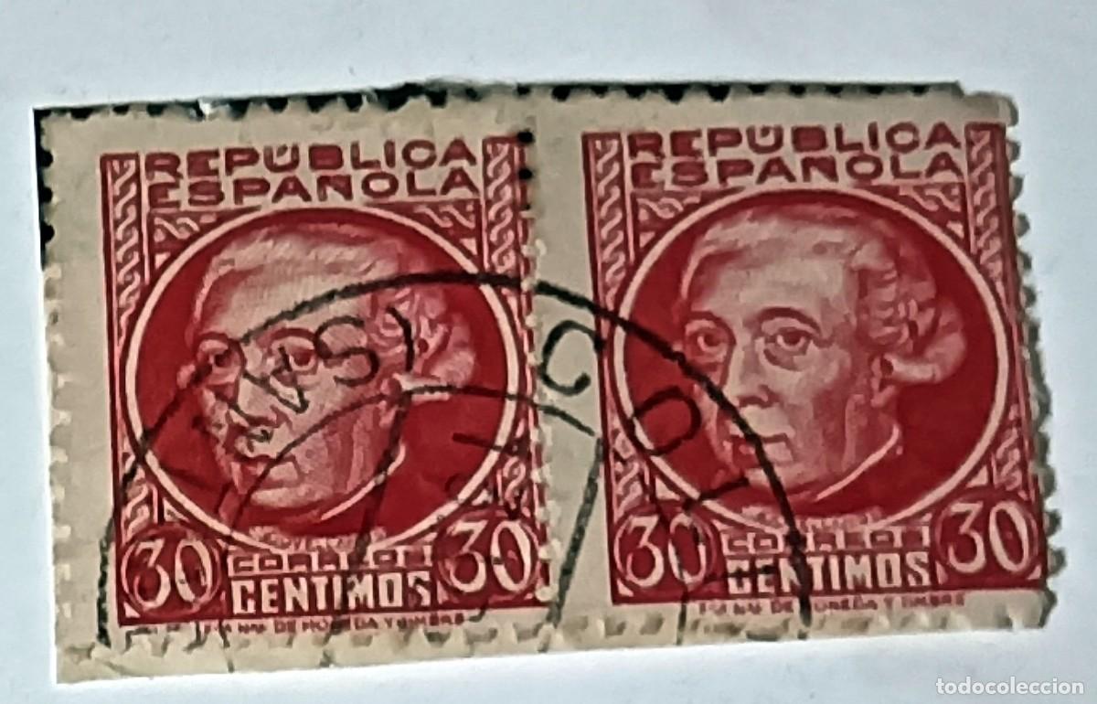 Sellos: PAREJA DE SELLOS ESPA&Ntilde;A REP&Uacute;BLICA 30 C&Eacute;NTIMOS &rdquo;JOVELLANOS&rdquo; MATASELLADOS - 1935