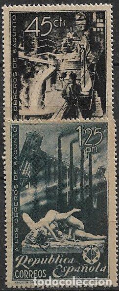 Sellos: Rep&uacute;blica Espa&ntilde;ola 1938 Homenaje a los Obreros de Sagunto, EDIFIL n&ordm; 773 y 774 * *