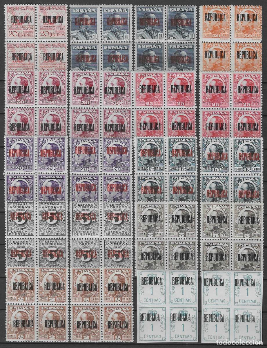 Sellos: EMISIONES LOCALES REPUBLICANAS. BARCELONA 1931 (10 VALORES EN B/4). V. CAT. ESP. 210 &euro;. MNH **