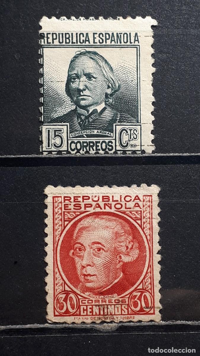 Sellos: ESPA&Ntilde;A. A&Ntilde;O 1933. &deg;. Edifil 683, 687
