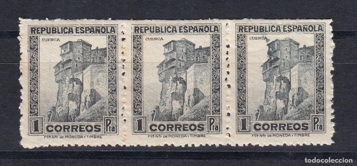 Sellos: 1932 EDIFIL 673** NUEVO SIN CHARNELA. TRES SELLOS. MONUMENTOS (222-1)