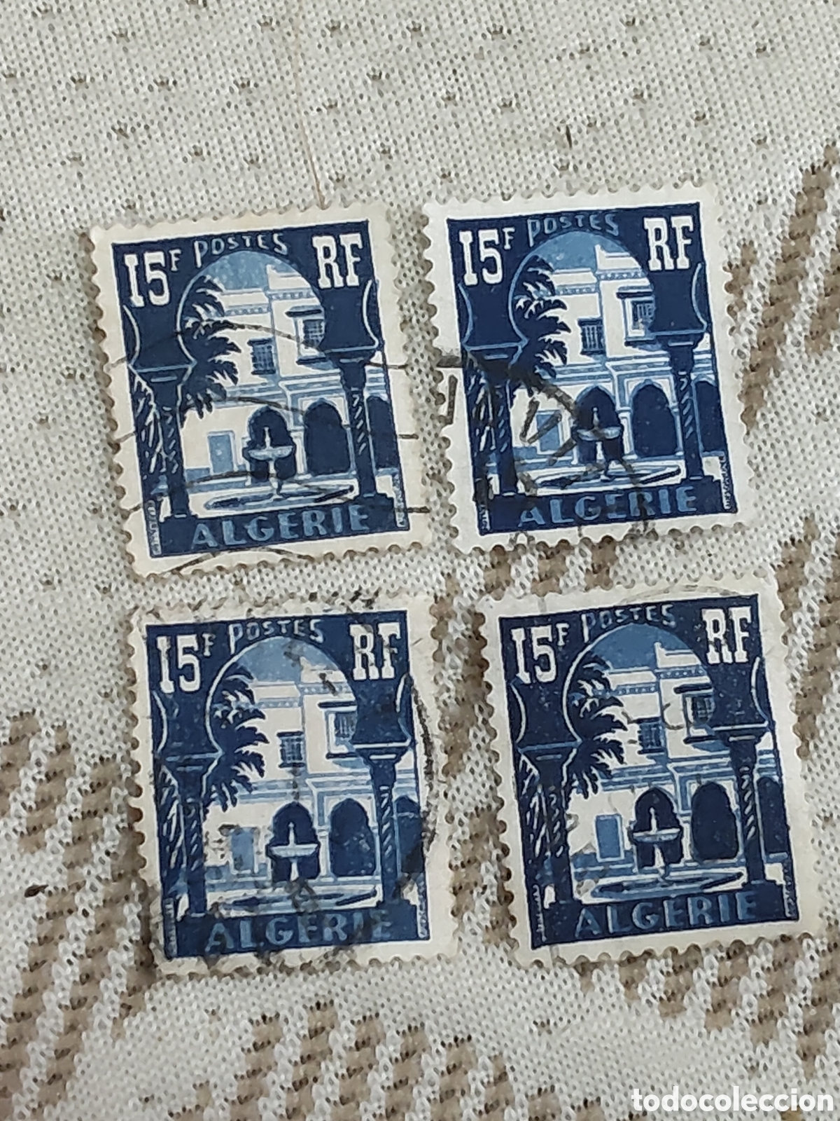 Sellos: 4 sellos de Argelia Patio y la fuente del museo Bardo de Argel 1954 usados