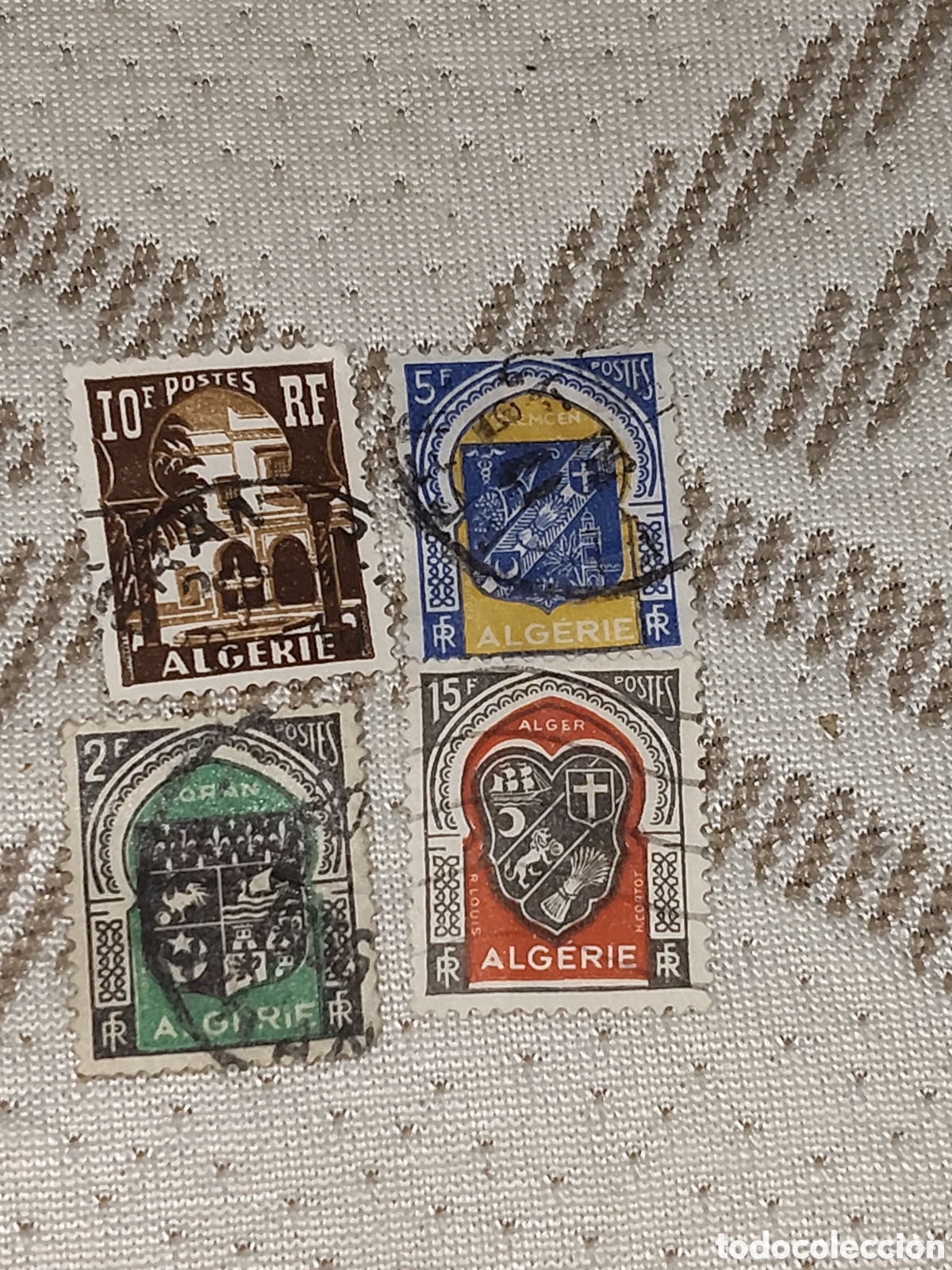 Sellos: 4 sellos de Argelia Escudo de ciudades 1947 usados