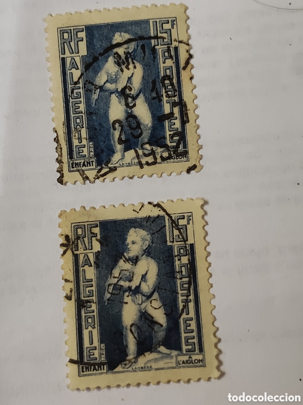 Sellos: 2 sellos de Argelia francesa ni&ntilde;o con el aguilucho 1952