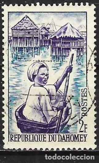 Sellos: Dahomey 1963 - Mi 200 - YT 179 - Chica de Ganvie en una piragua