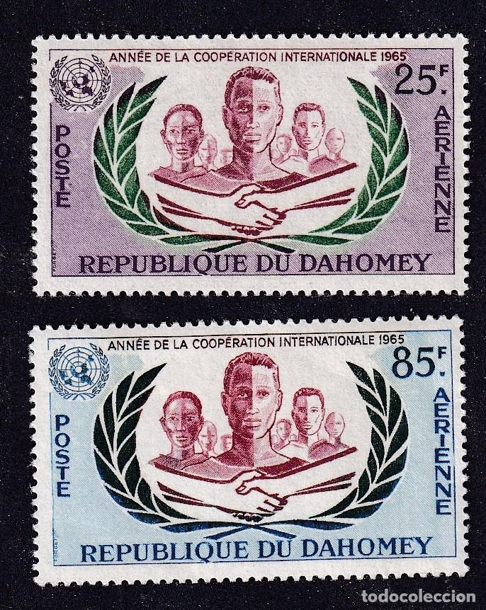 Sellos: DAHOMEY (BENIN) Yvert PA n&deg; 30 et 31 ** ann&eacute;e de la coop&eacute;ration internationale