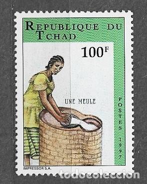 Sellos: Republica Tchad 1997 - Mujer batiendo cereales - 1473** - 2000-10