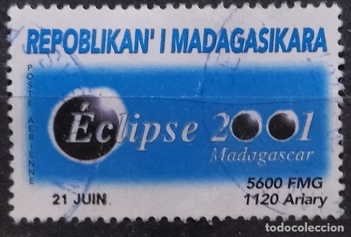 Sellos: MADAGASCAR 2001 Eclipse total de sol. A&eacute;reo. USADO - Foto 1