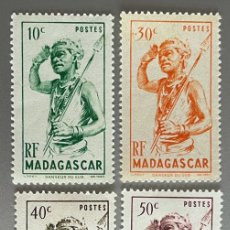 Sellos: MADAGASCAR. BAILARÍN DEL SUR / NATIVO CON LANZA. 1946