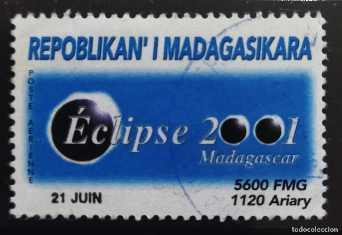 Sellos: MADAGASCAR 2001 Eclipse total de sol. A&eacute;reo. USADO. - Foto 1