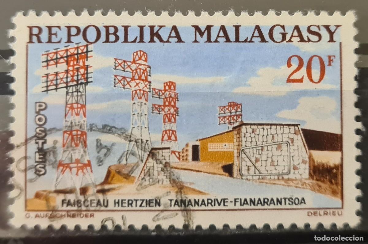 Sellos: Sello usado de Madagascar 1963: Enlace de radio