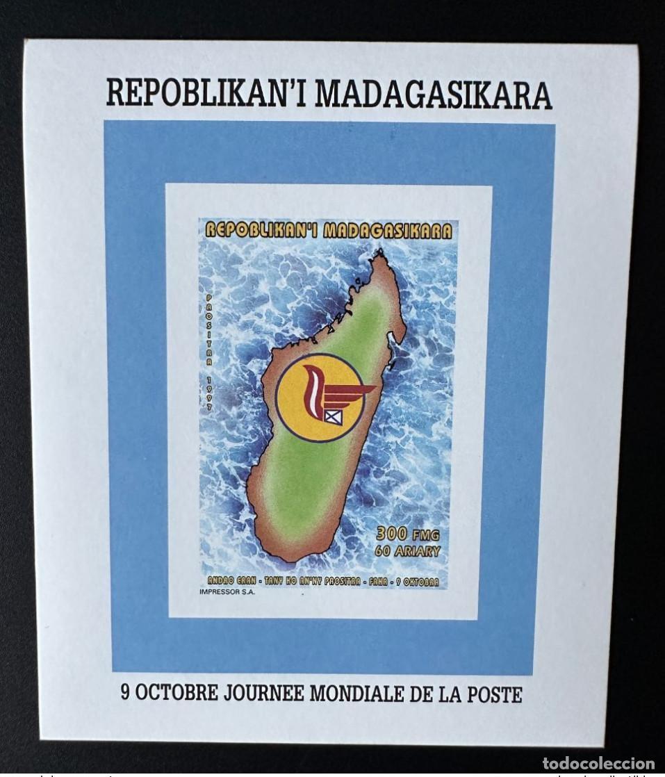 Sellos: Madagascar 1997 Mi. Bl. A271: D&iacute;a Mundial del Correo 9 de octubre