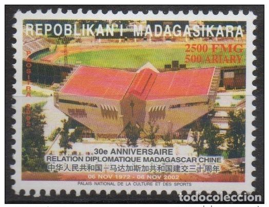 Sellos: Madagascar 2002 Mi. 2597 Emisi&oacute;n conjunta con China Relaciones diplom&aacute;ticas 30 a&ntilde;os