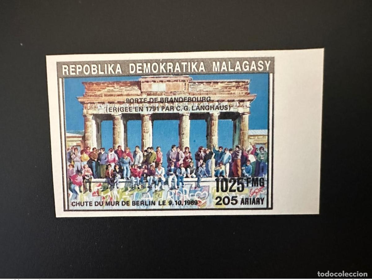 Sellos: Madagascar 1992 Mi. 1393 I ND IMPERF Fall Muro de Berl&iacute;n Puerta Brandeburgo