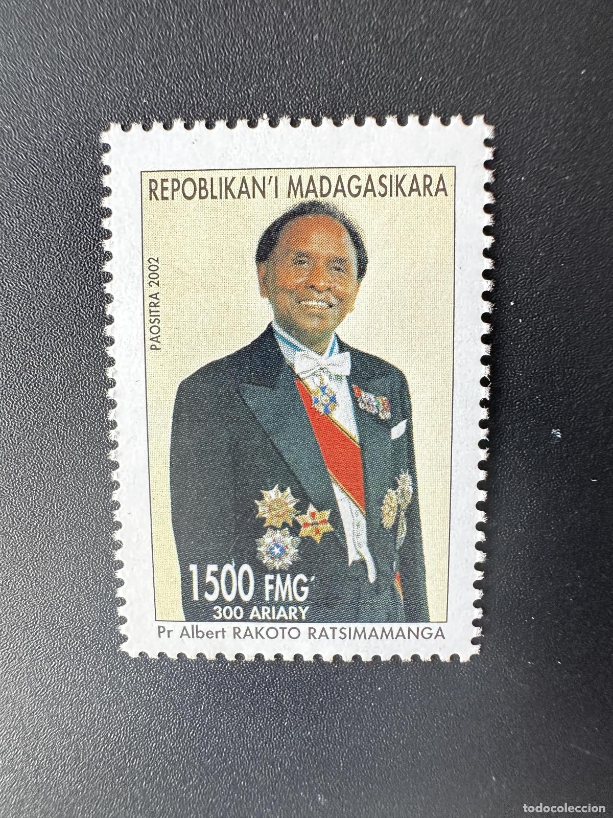 Briefmarken: Madagascar 2002 25 de mayo 1995 Prof. Albert Rakoto Ratsimamanga