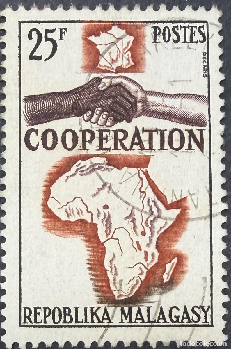 Sellos: MADAGASCAR, 1964. YVERT 399. MAPAS DE FRANCIA Y AFRICA . USADOS