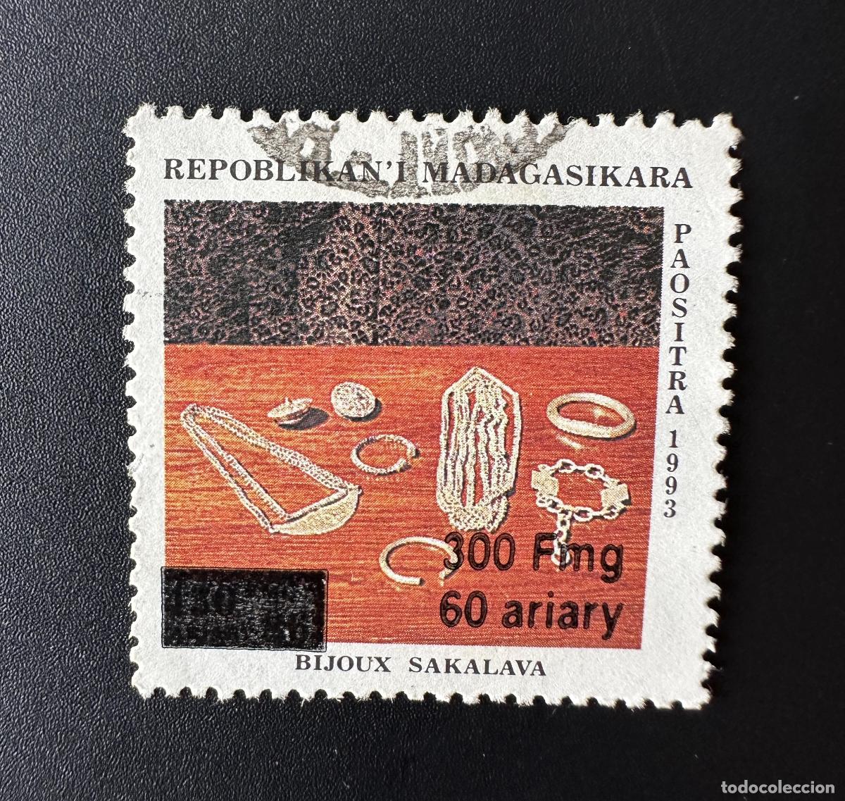 Sellos: Madagascar 1998 Mi. 2099 Bijoux Sakalava jewel Schmuck sobreimpresi&oacute;n borrada usada