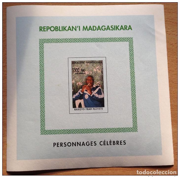 Sellos: L&aacute;mina de bloques IMPERF NON LACTELE Madagascar 2002 Rakoto Frah flautista RARE**