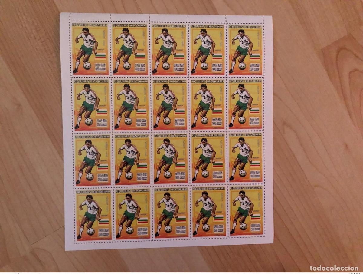 Timbres: Madagascar 1998 mayo 1970 Copa Mundial de la FIFA Francia F&uacute;tbol USO LOCAL