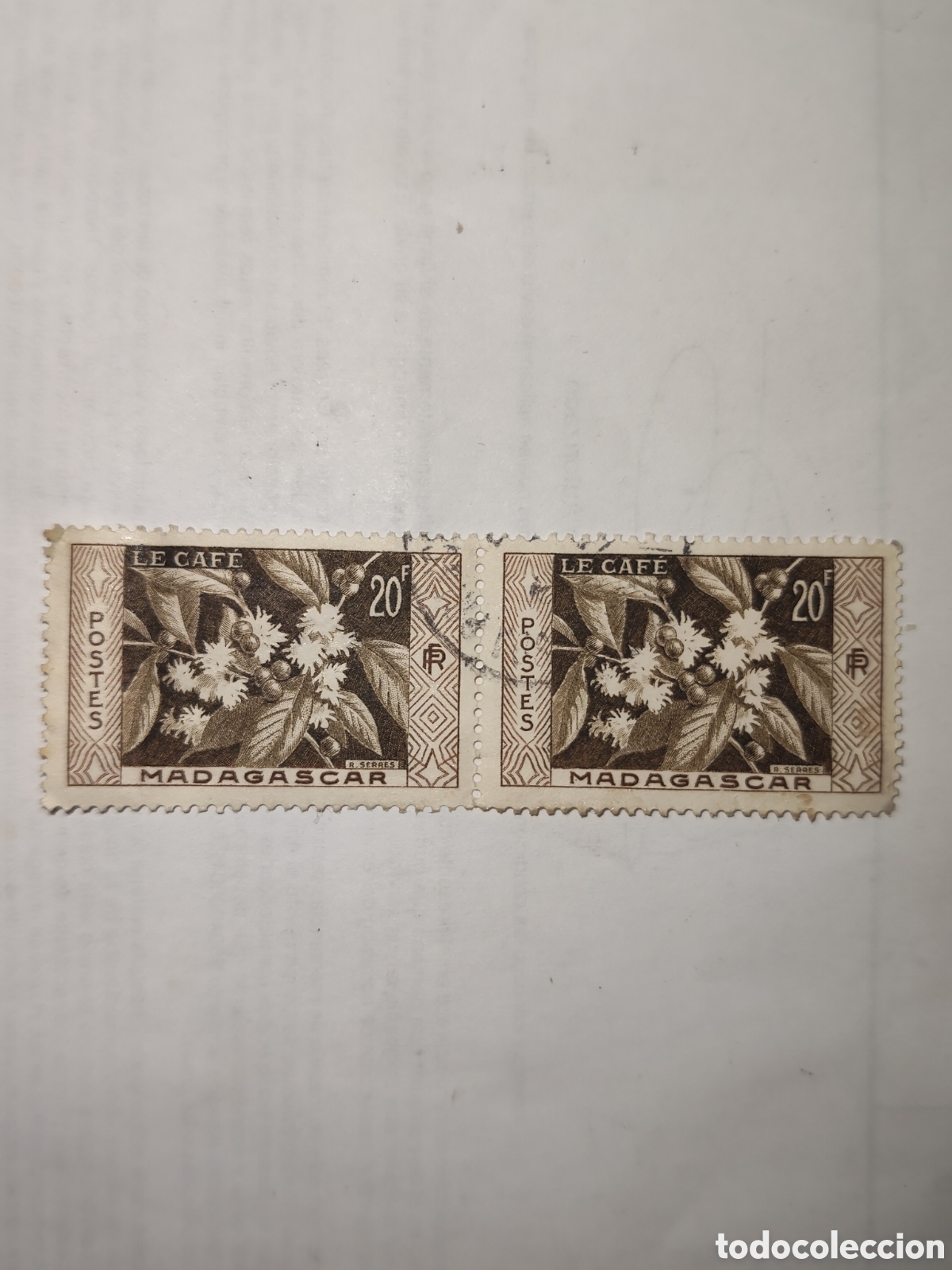 Sellos: Bloque de 2 sellos de Madagascar rama de planta de cafe con flores y frutos 1956