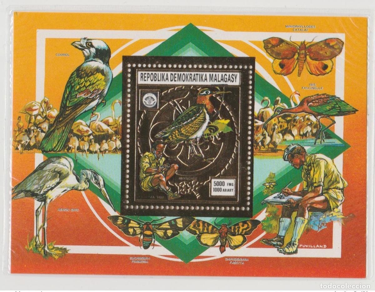 Sellos: Madagascar 1988 Mi. Bl. 86A Scouting Scouts Pfadfinder p&aacute;jaro mariposa dorado