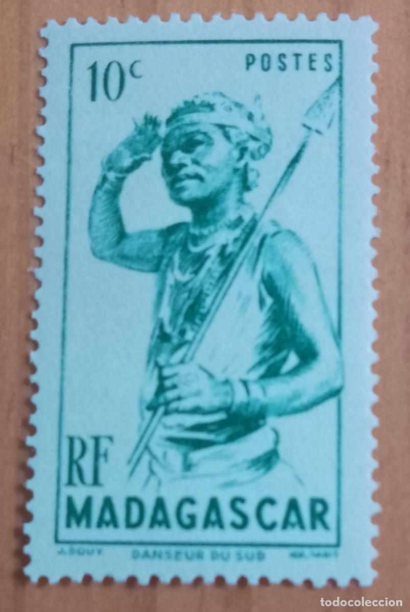 Sellos: MADAGASCAR - V/F 10 - A&Ntilde;O 1946 - IND&Iacute;GENA, BAILARINA SURE&Ntilde;A - MI 387, YT 300 - VER DESCRIPCI&Oacute;N