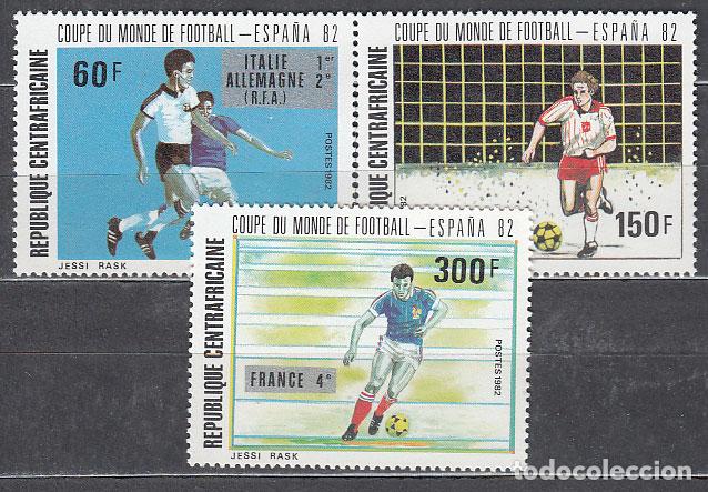 Sellos: Centroafrica - Correo Yvert 531/3 * Mh Deportes f&uacute;tbol