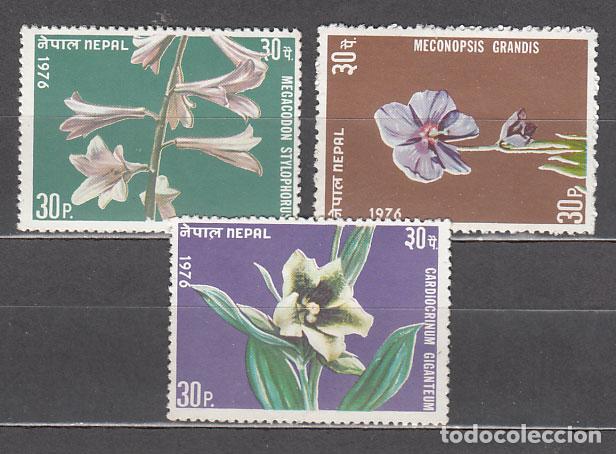 Timbres: Nepal - Correo Yvert 313/5 ** Mnh Flores