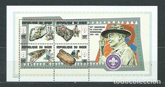 Briefmarken: Niger - Correo 1998 Yvert 1108/11 ** Mnh Minerales. Scoutismo