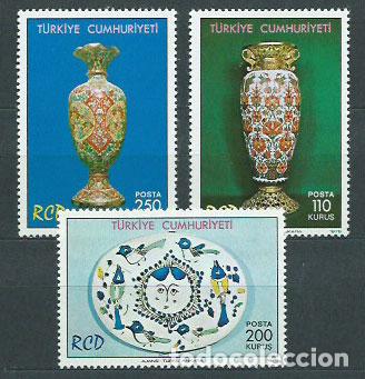 Francobolli: Turquia - Correo 1975 Yvert 2126/8 ** Mnh Porcelanas