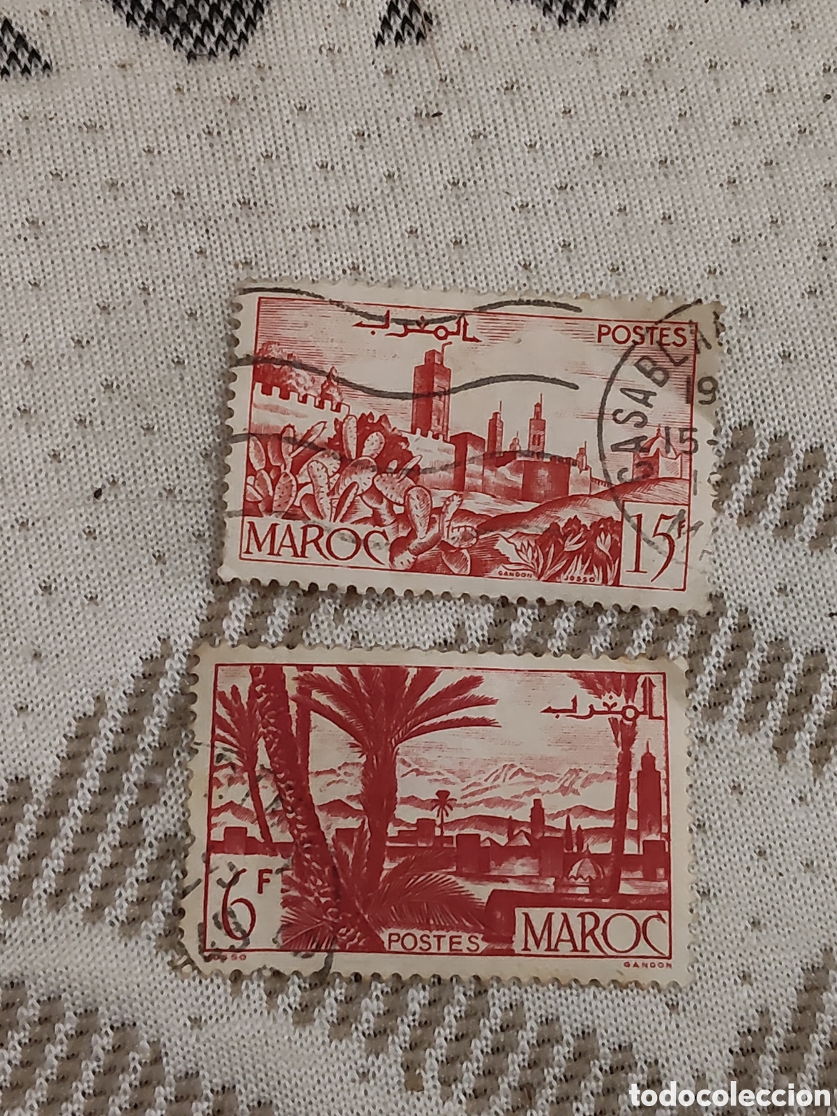 Sellos: 2 Sellos de Marruecos ciudad amurallada(1949) y sello de Marrakech (1947) usados