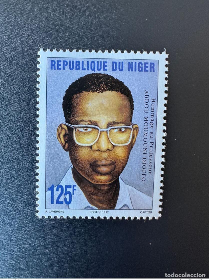 Briefmarken: N&iacute;ger 1997/1998 Mi. 1476 Homenaje al profesor Abdou Moumouni Dioffo MNH ** 1 val.