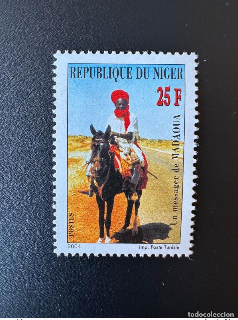 Briefmarken: N&iacute;ger 2004 Mi. 1991 Un mensajero de Madaoua Horse Faune MNH **1 val.