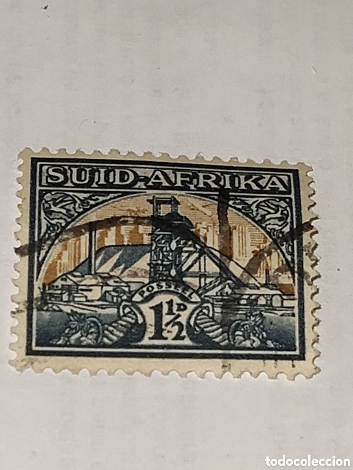 Sellos: Sello de Sud&aacute;frica escena de miner&iacute;a de oro con el castillete de un pozo minero 1936-41 usado