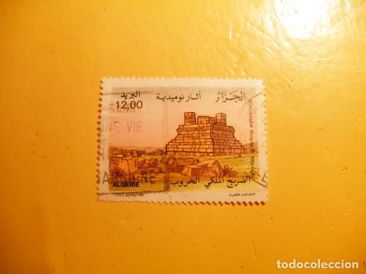 Timbres: ARGELIA - RUINAS - MAUSOLEU ROYAL EL KHROUB.