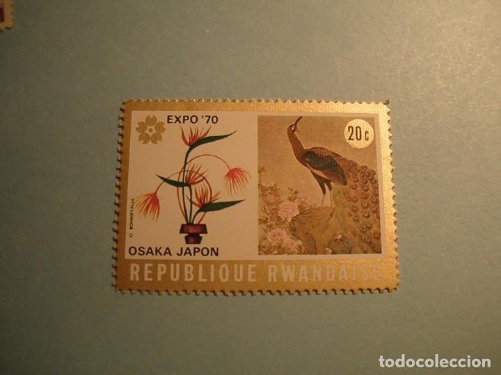 Briefmarken: RUANDA, OSAKA, JAP&Oacute;N - AVES, PAVO REAL.