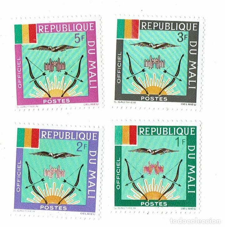 Sellos: 4 sellos Rep&uacute;blica de Mali / Republique du Mali / Bandera y escudo nacional / Con charnela